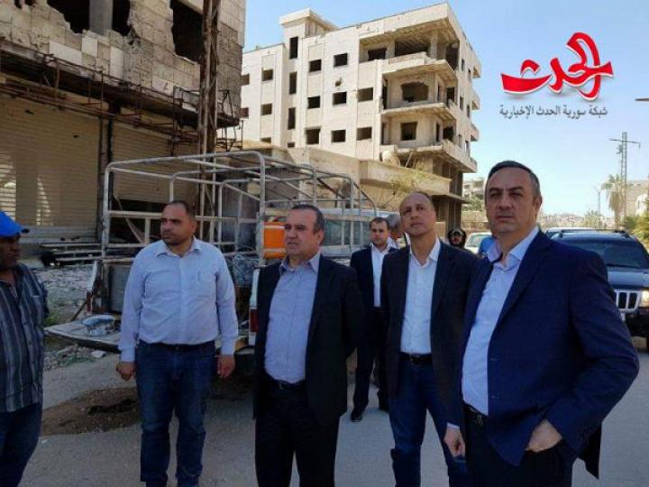 وزير الادارة المحلية والبيئة يتفقد إعادة تأهيل المنشآت الخدمية في مدينة داريا