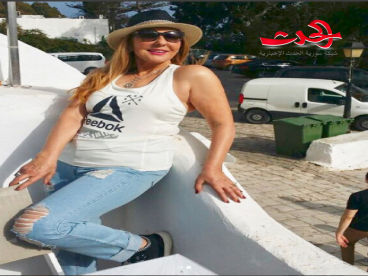 نادية الجندي بإطلالة عشرينية..صور
