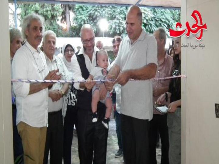 رماد مخصب &quot;حواء&quot; معرض للفنان أسامة دياب في صالة الرواق بدمشق