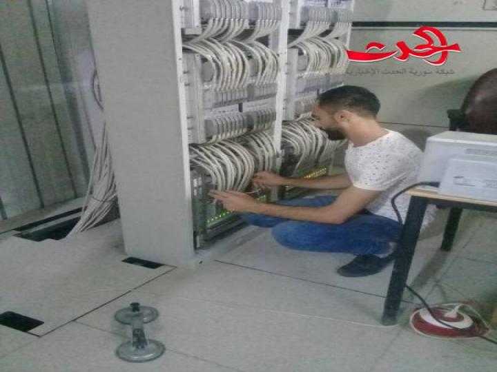 اعادة تمديد الكوابل الهاتفية المعتدى عليها بساحة بصرى 