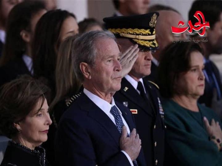 جورج بوش الابن يجهش بالبكاء في حضور 4 رؤساء.. صور