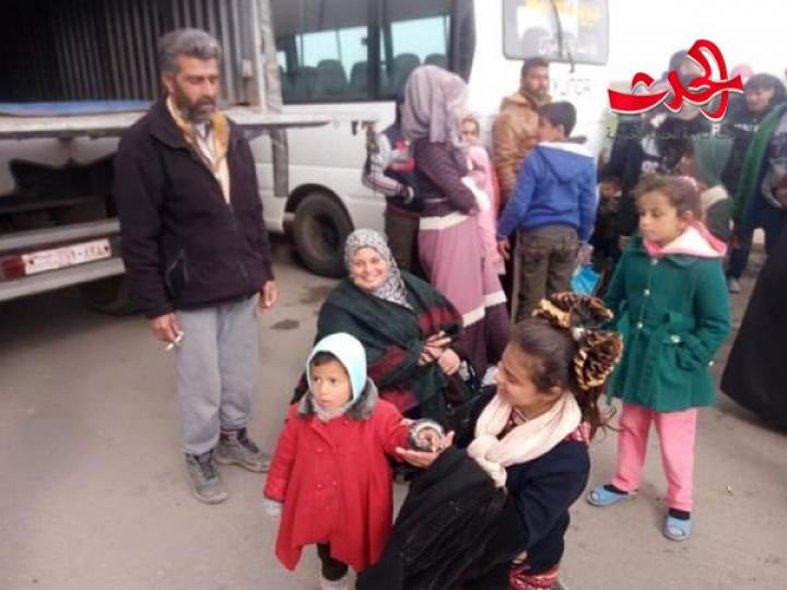 دفعة جديدة من المهجرين السوريين تعود من مخيمات اللجوء في الأردن للوطن