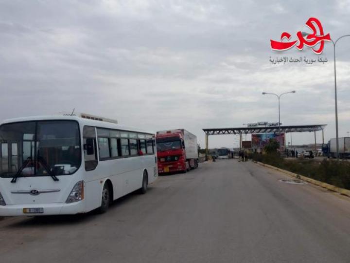 دفعة جديدة من المهجرين السوريين تعود من مخيمات اللجوء في الأردن للوطن