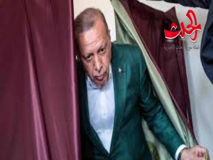 أردوغان ربحَ وخسرَ ... وفتحَ قبره بيديه