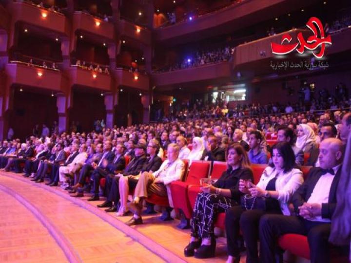 وزارة الإعلام تحيي حفلا فنيا بمناسبة عيد التلفزيون ال 59 عرض فني باستخدام ١٧ نوعا فنيا بصريا