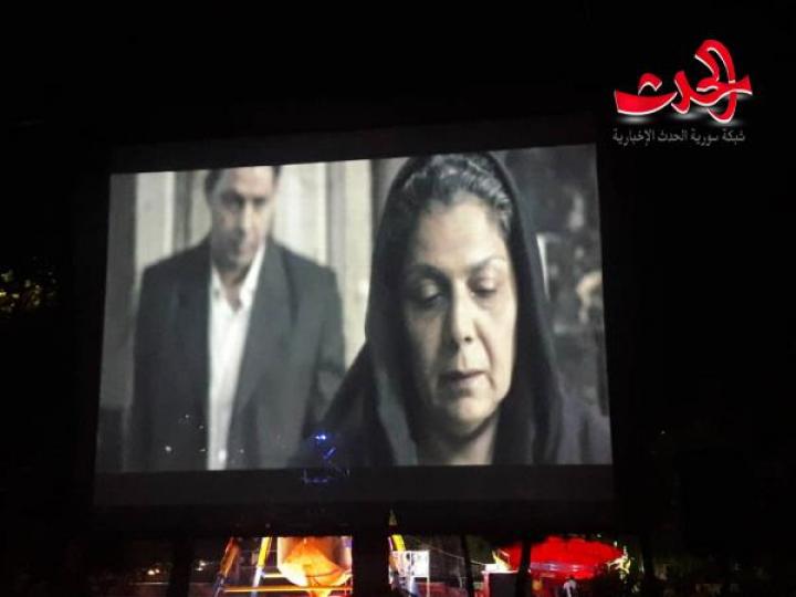 "سورية الحدث" تتابع سينما الهواء الطلق في مهرجان الشام بتجمعنا.. وعرض فيلم جديد يوميا