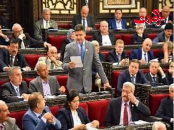 برلماني سوري: بيان رئيس الحكومة غير موفق و الفريق الاقتصادي أثبت فشله وهو سبب عدم استقرار سعر الصرف 