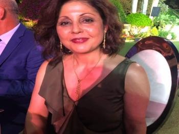 أحلام دردغاني  /  كُلُّ المنَاديلِ الّتي