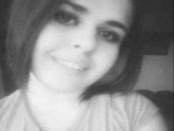 ندى حمود أربع أحرف