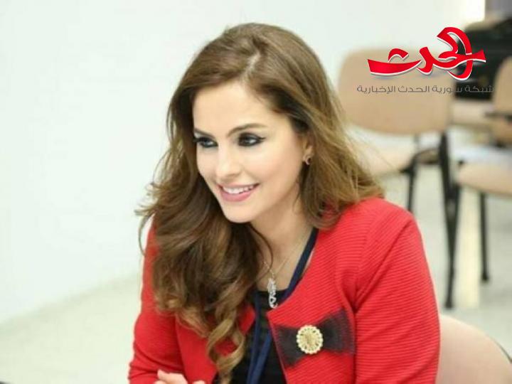 بالصور منال عبدالصمد..الوزيرة اللبنانية التي شغلت العالم بجمالها