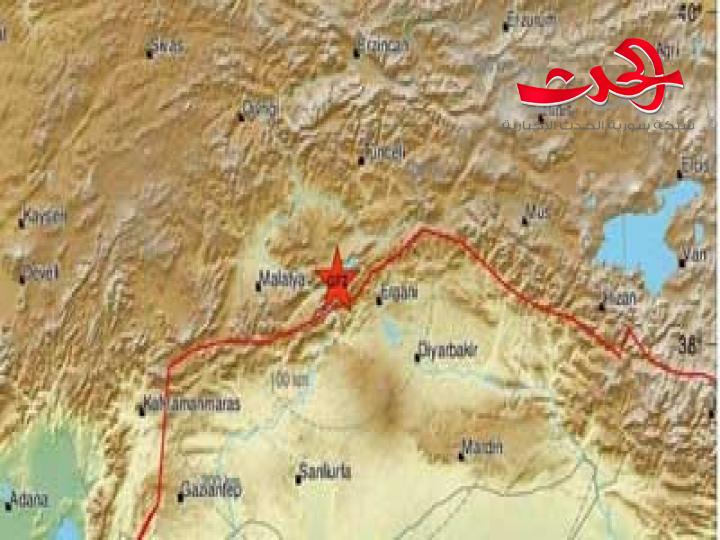 زلزال بقوة 6.9 درجات بالقرب من الحدود السورية التركية