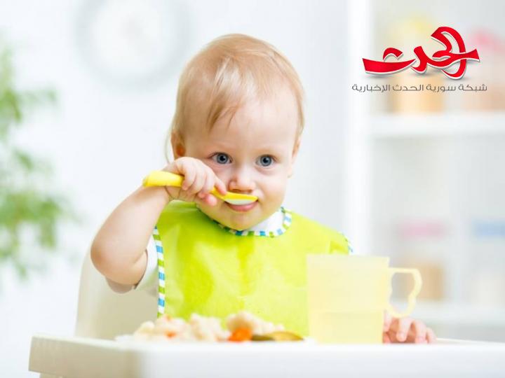 كيف تجعلين طفلك يرغب في تناول الأكل الصحي؟