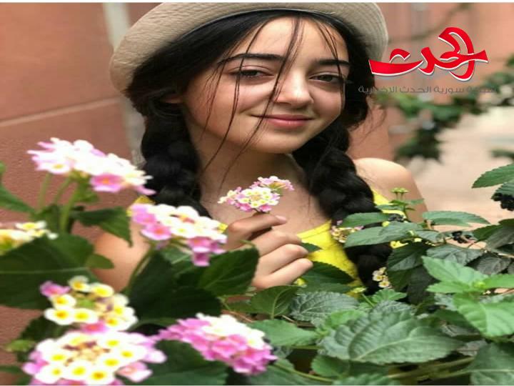وصفها محمد حماقي بالهادئة والمتمكنة ونانسي شبهتها بحماقي... حلا البربور متسابقة ذا فويس كيدز السورية