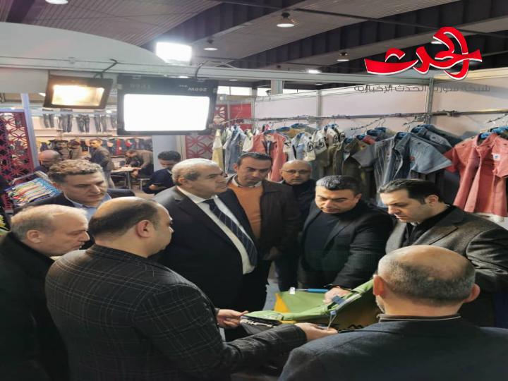 الوزير النداف يزور معرض صنع في سورية التخصصي ربيع وصيف ٢٠٢٠ للالبسة 