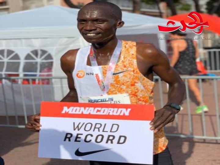 عداء أوغندي يحطم الرقم القياسي في سباق الـ 5 كيلو متر