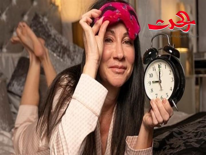 سيدة تعاني من النوم المتواصل لــ 36 ساعة وزوجها يساعدها