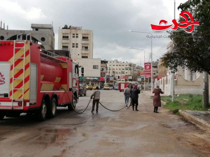 تواصل حملات النظافة والتعقيم في مدينة درعا في إطار جهود التصدي لفيروس كورونا