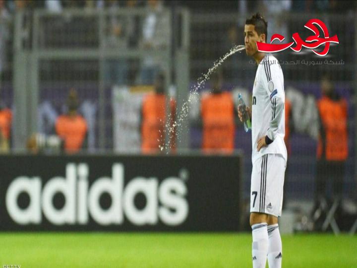 ماذا عن عادة البصاق في الملاعب.. الفيفا يقترح قوانين جديدة تماشيا مع الزمن الجديد