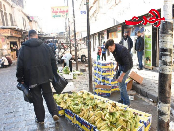 خبير اقتصادي: ضعف القوة الشرائية للموطن حول الأساسيات إلى كماليات