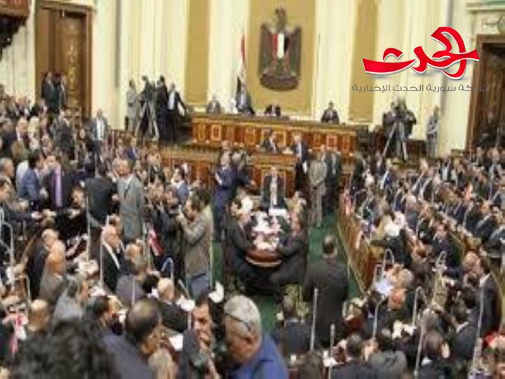 ليلة تعقيم يقضيها مجلس النواب المصري بعد إصابة أحد أعضائه بفيروس كورونا