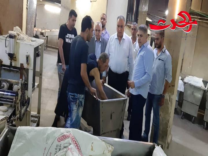 الوزير البرازي في زيارة مفاجئة للمخايز في دمشق.. سجل ملاحظات حول سير العملية الانتاجية