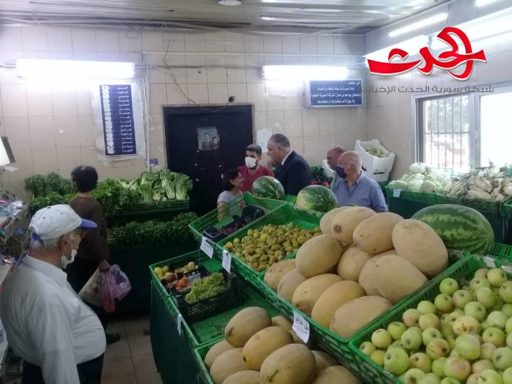 الوزيرالبرازي يتفقد عدد من الصالات بدمشق ويوعز بتخفيض أسعار عدد من الفواكه
