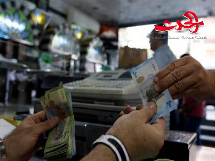 خبير اقتصادي يوضح اسباب رغم تحسن اسعار السلع بعد تحسن سعر الصرف