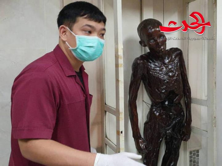 حرق جثة آكل لحوم البشر كانت محنطة في متحف بتايلاند 