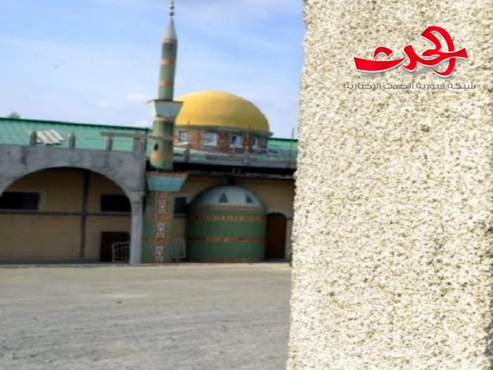 رسوم مسيئة على أحد المساجد في فرنسا.. المسلمون غاضبون ووزير الداخلية الفرنسي يندد