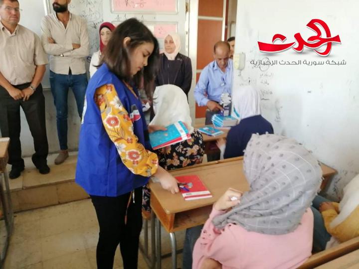قرطاسية مدرسية مبادرة لشبيبة الثورة بدرعا  تبعث الأمل في نفوس الطلاب