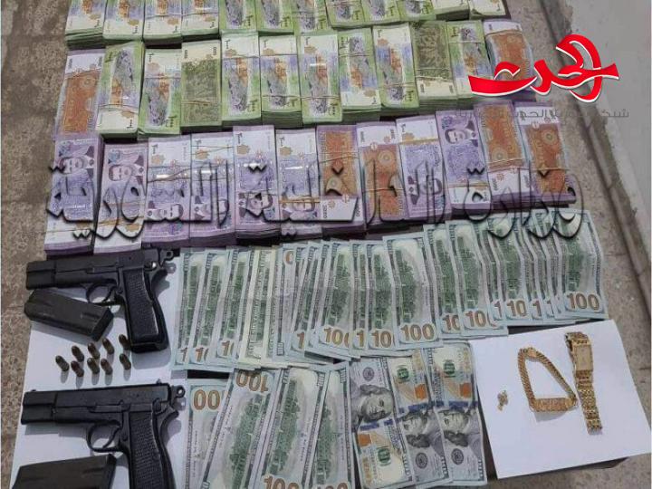 القبض على عصابة تمتهن سرقة المنازل وتصريف العملة الأجنبية في حمص