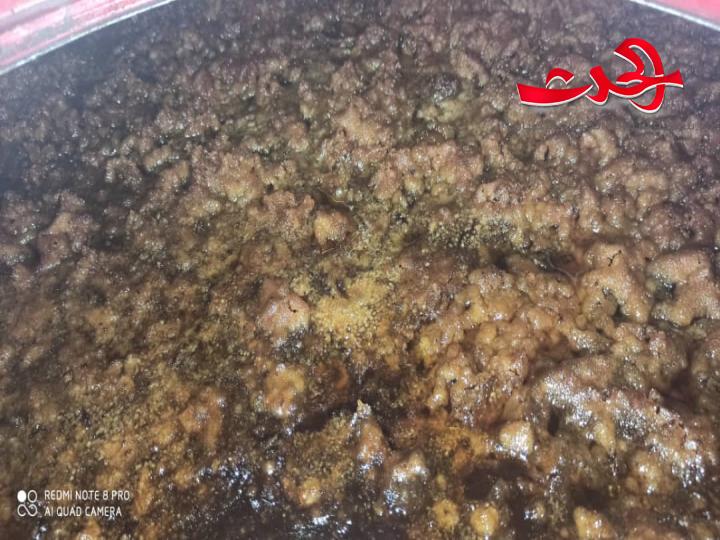 عناصر حماية المستهلك بريف دمشق تضبط مواد فاسدة في أربعة معامل لصناعة الأغذية في مناطق عقربا وسبينة و حلا