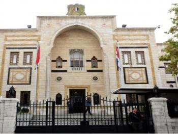 الوزير حمود يسلم وثائق خاصة بشراء طائرة وملف «أجنحة الشام» لمجلس الشعب