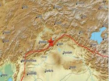 زلزال بقوة 6.9 درجات بالقرب من الحدود السورية التركية
