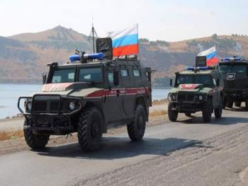 الدفاع الروسية تؤكد المعلومات حول اعتراض القوات الأمريكية لجنرال روسي في سورية