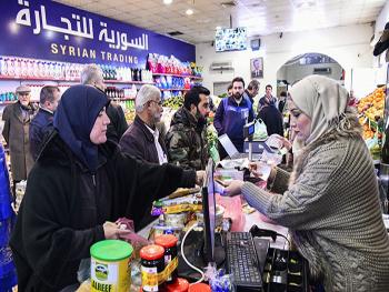 مدير السورية للتجارة: تجربة البطاقة الذكية جديدة وتحتاج لمزيد من الوقت مع بدائل للتخفيف
