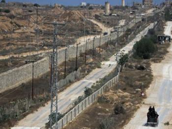 جدار على الحدود بين مصر وغزة