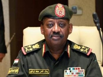 تشريح جثة وزير الدفاع السوداني والكشف عن اسباب وفاته