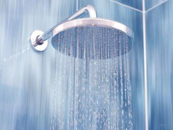 هل يجوز استخدام الماء الساخن في الاستحمام؟ الصحة العالمية تجيب