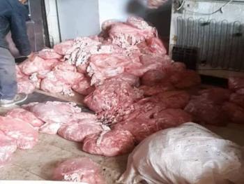 اتلاف ستة اطنان من لحم الفروج النتر في محل مخالف صحيا بالزبلطاني
