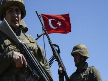 قوات النظام التركي يقتل ضابطا ومسلحا في مدينة الباب