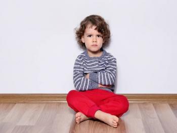 هل يعاني الاطفال من الاضطرابات التي يعاني منها أهاليهم؟ خبراء يوضحون