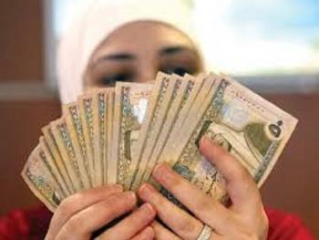 تقرير مالي يُظهر قدرة النساء العربيات على كسب لقب" مليار ديرات"