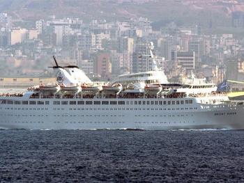 مالك السفينة اورينت يتقدم بدعوى قضائية ضد كل المسؤولين في لبنان من  اعلى الهرم الى اسفله