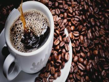 دراسة بريطانية: شرب القهوة قبل تناول الفطور يؤثر سلباً في ضبط سكر الدم