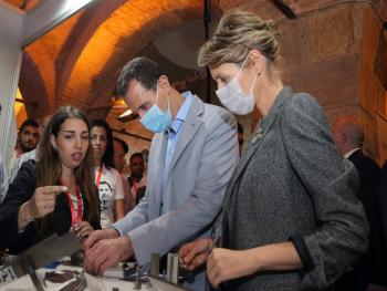 السيد الرئيس بشار الأسد وعقيلته في معرض منتجين ٢٠٢٠
