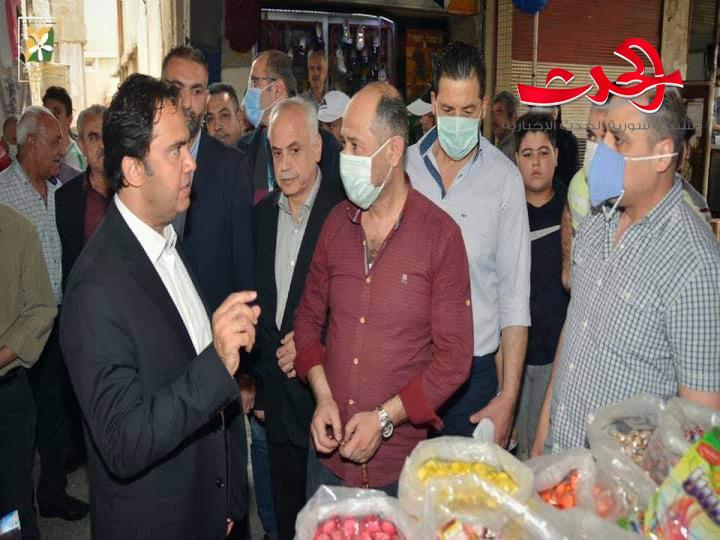 محافظ دمشق يشدد على تطبيق العقوبات بحق المخالفين