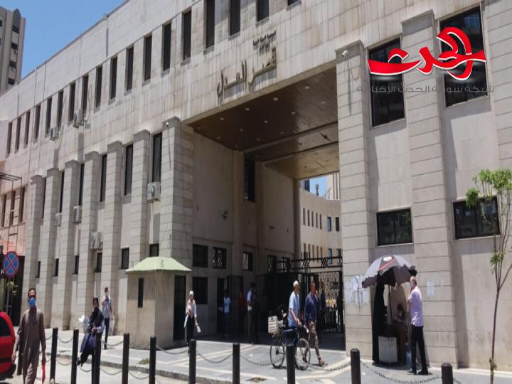 القاضي المالي بدمشق : انخفاض دعاوى الحوالات غير المشروعة بعد رفع سعر الدولار إلى 2512 ليرة