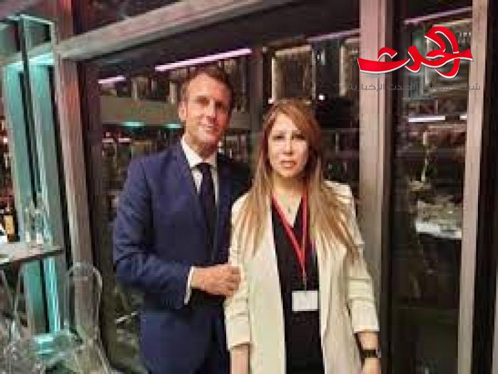  سيدة سورية يطلب منها الرئيس الفرنسي أخذ صورة..؟!