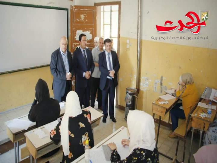 محافظ دمشق يتفقد سير العملية الامتحانية للشهادة الثانوية